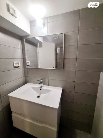 דירה, גרציאני יצחק, גני שרונה, קרית הממשלה, תל אביב יפו