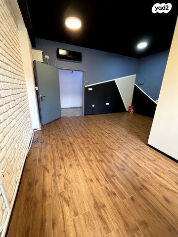 משרדים, דרך העצמאות, שער פלמר, תחנת רכבת השמונה, חיפה