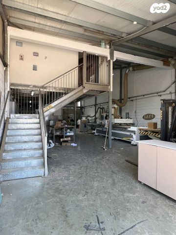 מבני תעשיה, חרושת, אזור תעשיה קרית ביאליק, אזור תעשיה צור שלום, קרית ביאליק