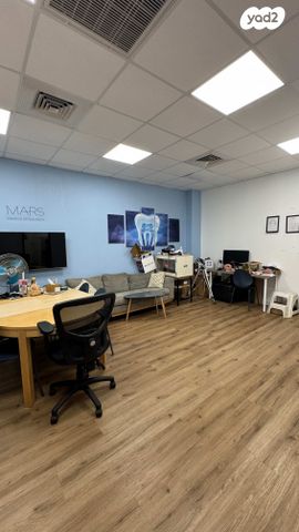 משרדים, דרך העצמאות, שער פלמר, תחנת רכבת השמונה, חיפה