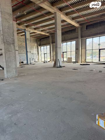 חנויות/ שטח מסחרי