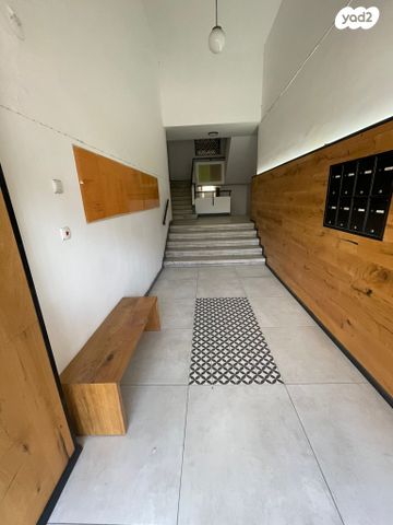 משרדים, דרך העצמאות, שער פלמר, תחנת רכבת השמונה, חיפה