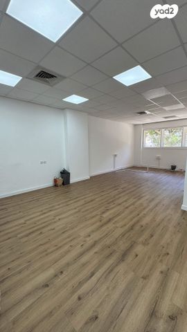 משרדים, דרך העצמאות, שער פלמר, תחנת רכבת השמונה, חיפה