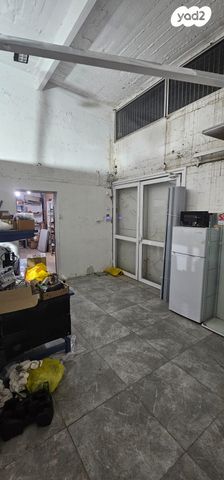 חנויות/ שטח מסחרי, אבא הלל סילבר, לוד