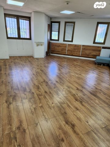 שדרות ירושלים 49