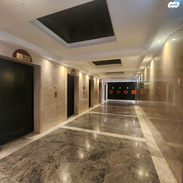 משרדים, היצירה 3, בורסה, רמת גן