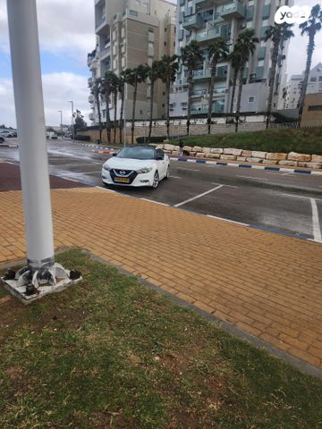 ניסאן מקסימה