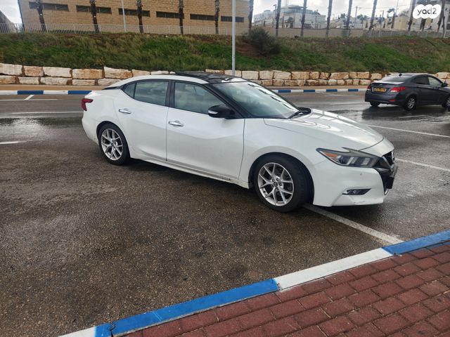 ניסאן מקסימה