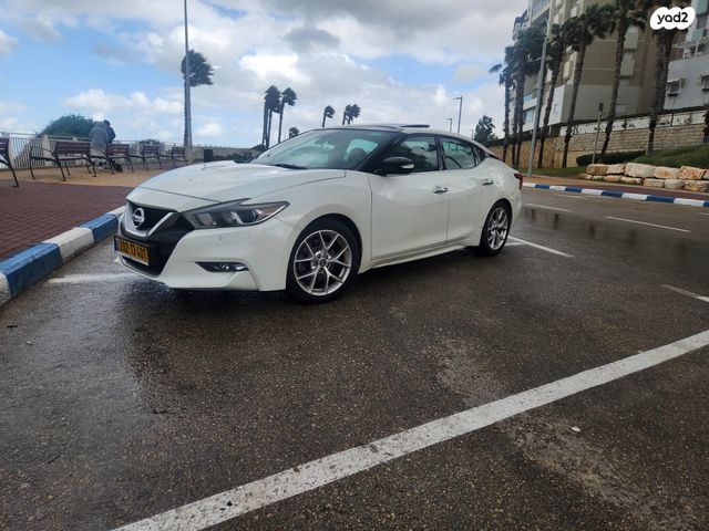ניסאן מקסימה