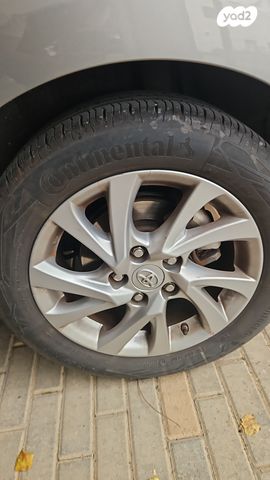 מודעת רכב טויוטה אוריס