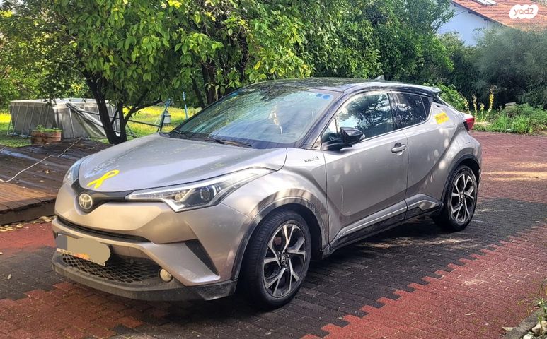 מודעת רכב טויוטה C-HR