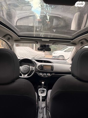 טויוטה יאריס