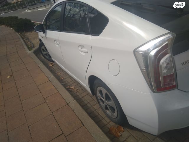 טויוטה פריוס