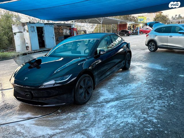 מודעת רכב טסלה מודל 3