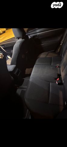 מודעת רכב טויוטה קורולה