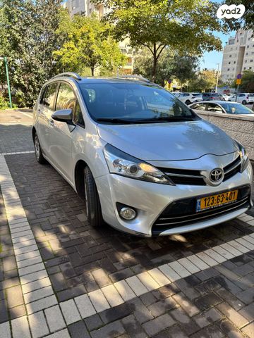 מודעת רכב טויוטה ורסו