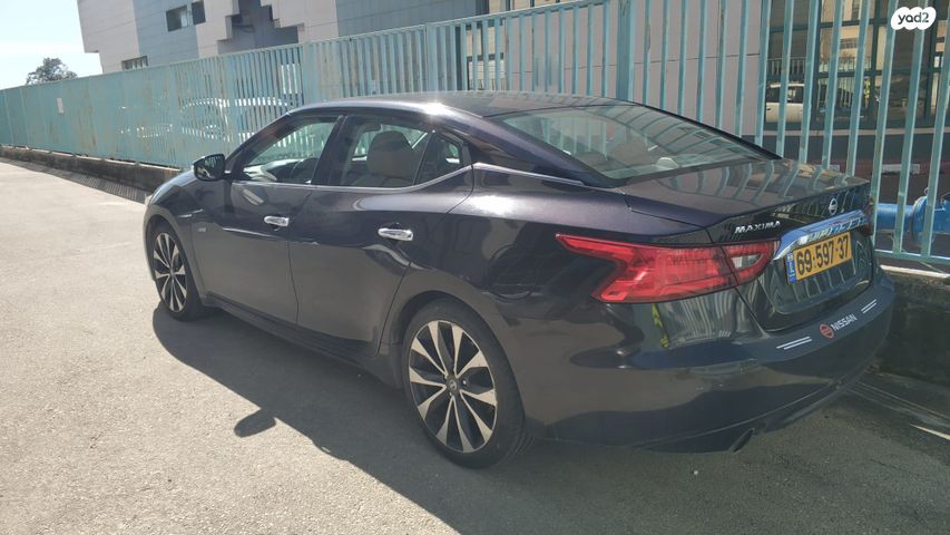 ניסאן מקסימה