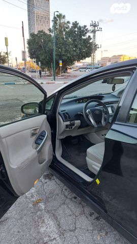 טויוטה פריוס