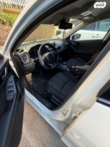 מודעת רכב מאזדה 3