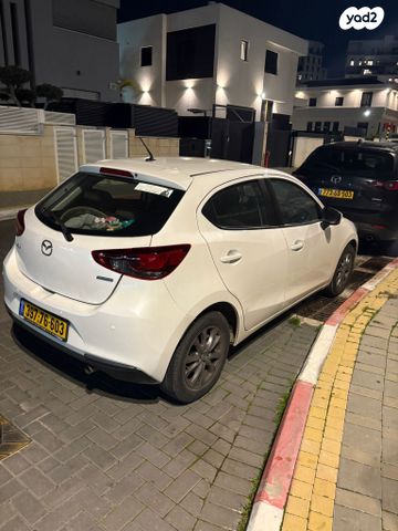 מודעת רכב מאזדה 2