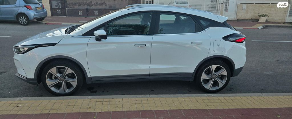 ג׳ילי Geometry C