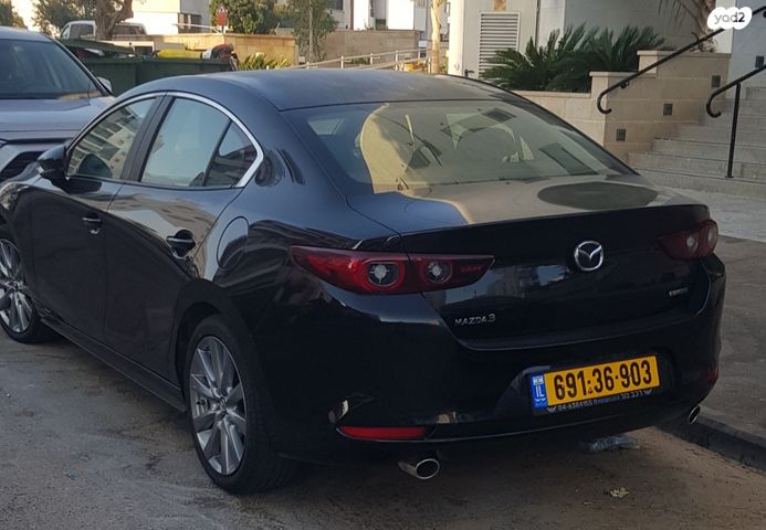 מודעת רכב מאזדה 3