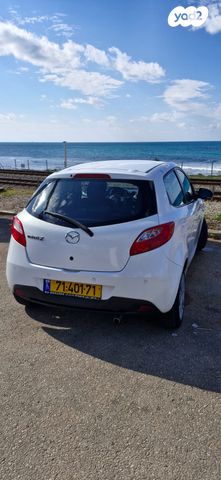 מודעת רכב מאזדה 2