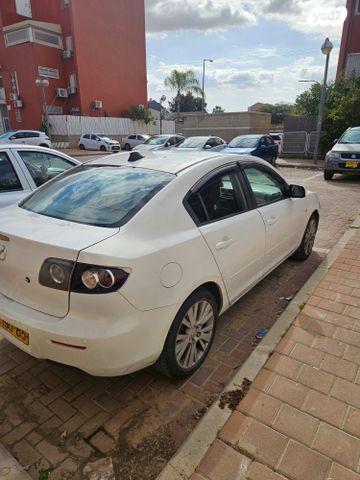 מודעת רכב מאזדה 3