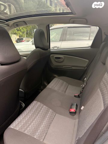 טויוטה יאריס