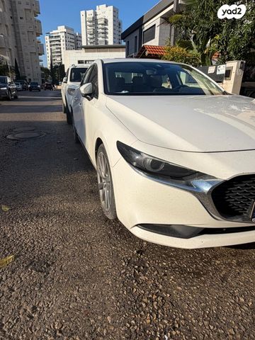 מודעת רכב מאזדה 3