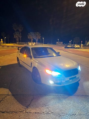 סובארו B4/לגאסי