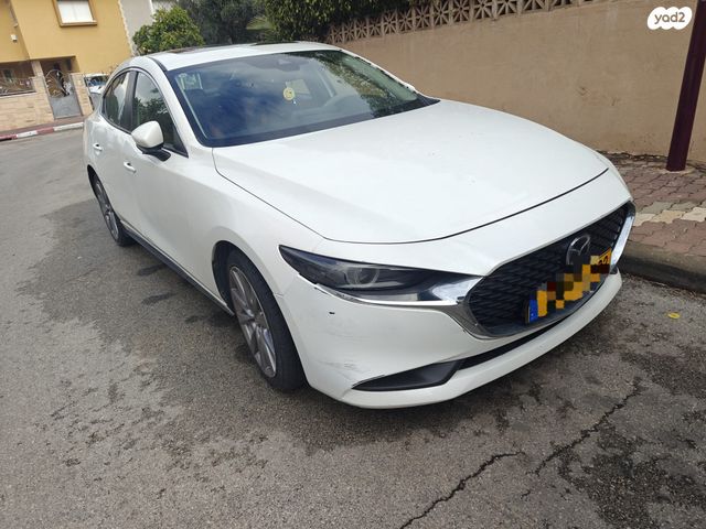 מודעת רכב מאזדה 3