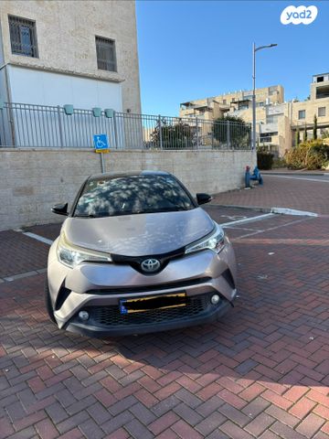 מודעת רכב טויוטה C-HR