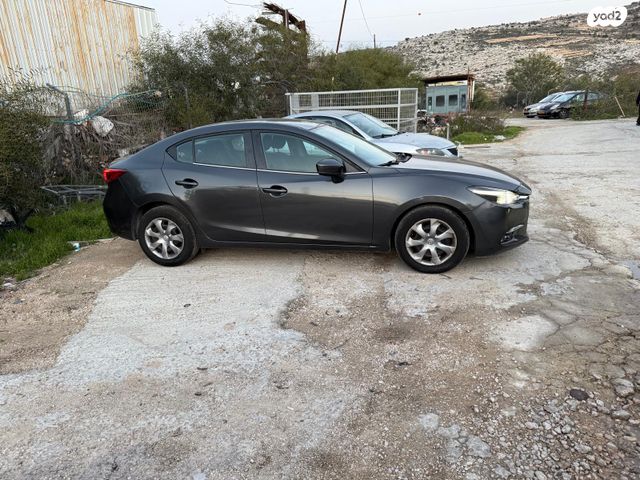 מאזדה 3