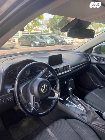 מודעת רכב מאזדה 3