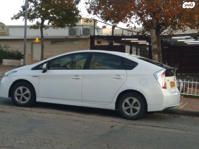 מודעת רכב טויוטה פריוס