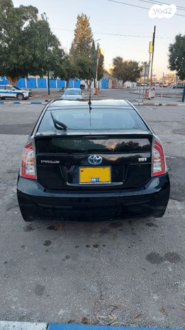 טויוטה פריוס