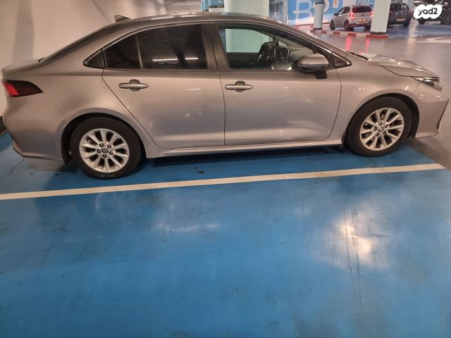 טויוטה קורולה