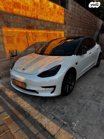 מודעת רכב טסלה מודל 3