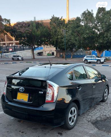 טויוטה פריוס