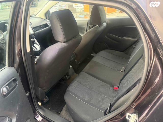 מודעת רכב מאזדה 2