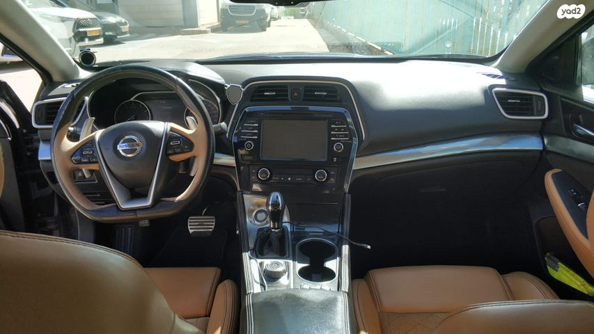 ניסאן מקסימה