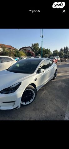 מודעת רכב טסלה מודל 3