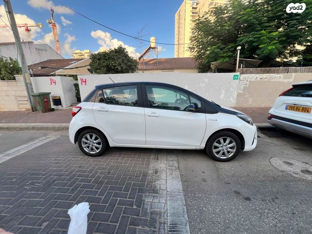 טויוטה יאריס