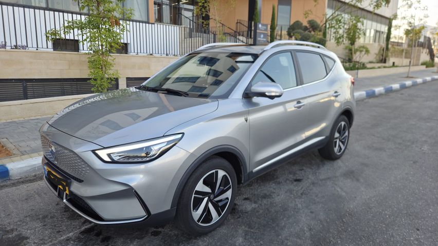 מודעת רכב אם ג'י ZS