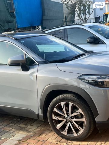 מודעת רכב טויוטה קורולה קרוס