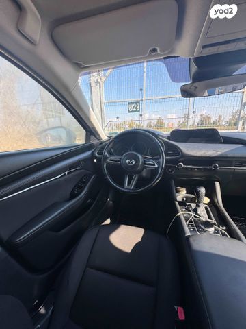 מאזדה 3
