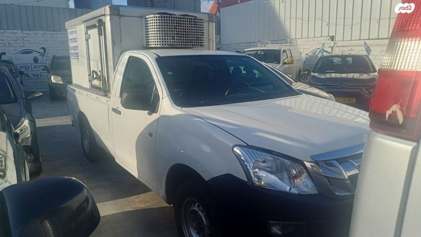 איסוזו די-מקס