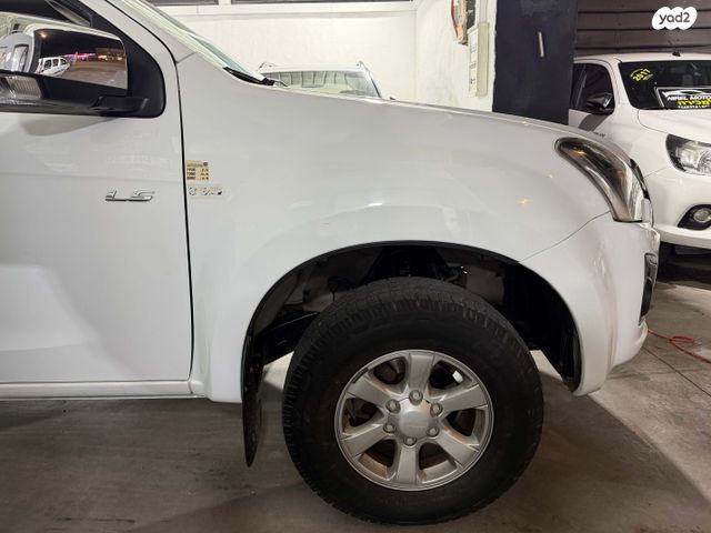 איסוזו די-מקס