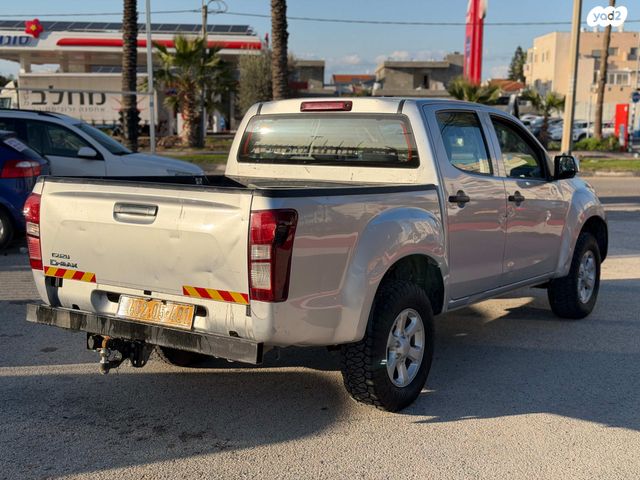 איסוזו די-מקס